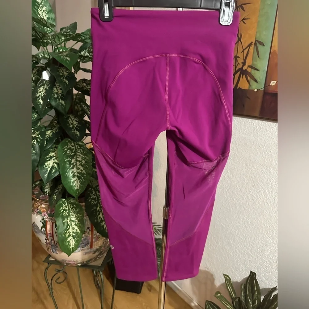 Lululemon leggings size 4